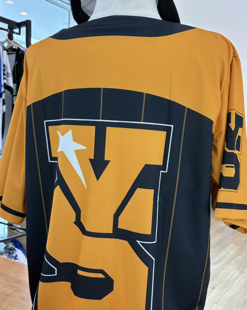 ดูแบบเสื้อเบสบอลเพิ่มเติม ตัวอย่างเสื้อเบสบอลพิมพ์ลาย custom จากลูกค้า