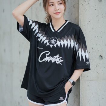 เสื้อ Oversize ผู้หญิง ลาย CRAZTIC สีดำ ขาว คอนทราสต์เด่น สปอร์ตโมเดิร์น