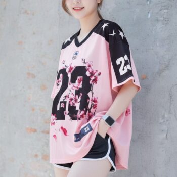 เสื้อ Oversize ผู้หญิง ลาย BLOSSOM23 สีชมพูลายดอกไม้ หมายเลข 23 สปอร์ตสตรีท