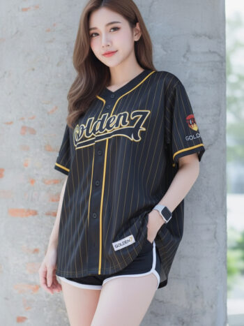 เสื้อเบสบอล DRYTECH GOLDEN 7 BLACK PINSTRIPE ดำทอง แสดงภาพด้านหน้าและด้านหลัง ลายพรีเมียม pinstripe พร้อมเบอร์7ด้านหลัง