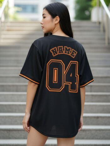 ORDER43V3 - เสื้อเบสบอล Fight Club สีดำขอบส้ม - ด้านหลัง นางแบบสวมใส่