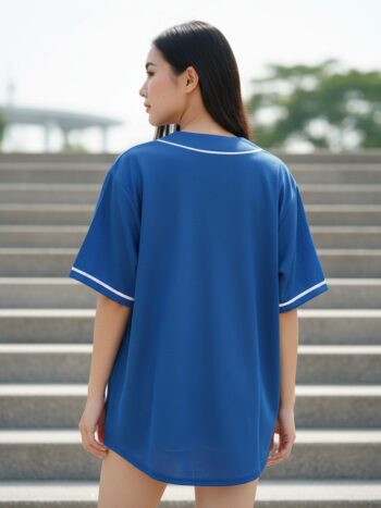 MOCKUPF4 - เสื้อเบสบอล Chill Out Balance Bike - ด้านหลัง นางแบบสวมใส่