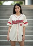 ORDER48 - เสื้อเบสบอล Baseball Vintage Style - ด้านหน้า นางแบบสวมใส่