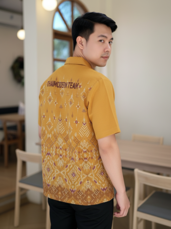 เสื้อทีมผ้าไทย ลายมัดหมี่ ด้านหลัง