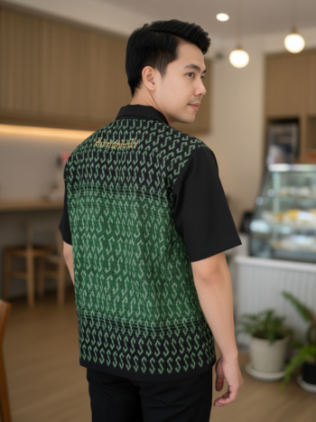 เสื้อทีมผ้าไทย ลายมัดหมี่ ด้านหลัง