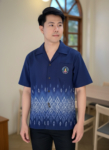 ออกแบบเสื้อทีมผ้าไทย รับผลิตเสื้อทีมผ้าไทย ทรงฮาวาย ด้านหน้า