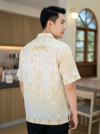 เสื้อทีมผ้าไทย ลายมัดหมี่ ด้านหลัง