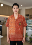 ออกแบบเสื้อทีมผ้าไทย รับผลิตเสื้อทีมผ้าไทย ทรงฮาวาย ด้านหน้า