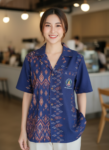 ออกแบบเสื้อทีมผ้าไทย รับผลิตเสื้อทีมผ้าไทย ทรงฮาวาย ด้านหน้า