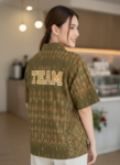 ออกแบบเสื้อทีมผ้าไทย รับผลิตเสื้อทีมผ้าไทย ทรงฮาวาย ด้านหน้า