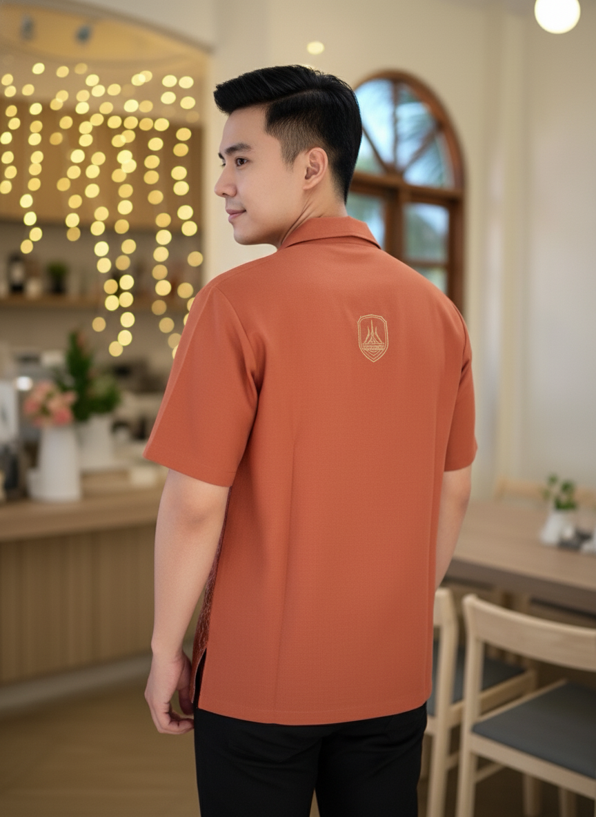 เสื้อทีมผ้าไทย ลายมัดหมี่ ด้านหลัง เสื้อทีมผ้าไทย ลายมัดหมี่ ด้านหลัง