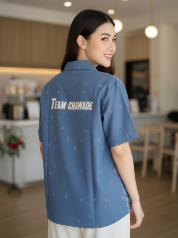 เสื้อทีมผ้าไทย ลายมัดหมี่ ด้านหลัง