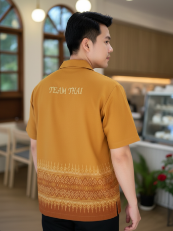 เสื้อทีมผ้าไทย ลายมัดหมี่ ด้านหลัง