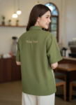 ออกแบบเสื้อทีมผ้าไทย รับผลิตเสื้อทีมผ้าไทย ทรงฮาวาย ด้านหน้า