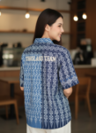 ออกแบบเสื้อทีมผ้าไทย รับผลิตเสื้อทีมผ้าไทย ทรงฮาวาย ด้านหน้า