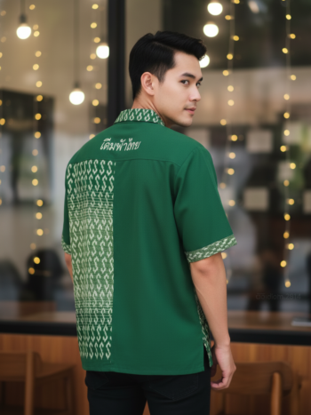 เสื้อทีมผ้าไทย ลายมัดหมี่ ด้านหลัง