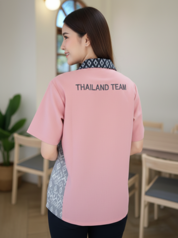 เสื้อทีมผ้าไทย ลายมัดหมี่ ด้านหลัง