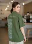 ออกแบบเสื้อทีมผ้าไทย รับผลิตเสื้อทีมผ้าไทย ทรงฮาวาย ด้านหน้า