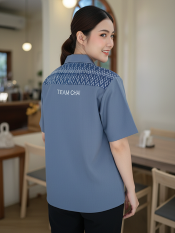 เสื้อทีมผ้าไทย ลายมัดหมี่ ด้านหลัง