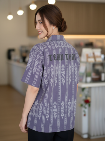 เสื้อทีมผ้าไทย ลายมัดหมี่ ด้านหลัง