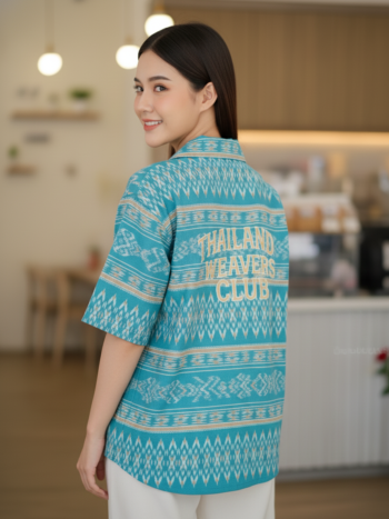 เสื้อทีมผ้าไทย ลายมัดหมี่ ด้านหลัง
