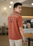 ออกแบบเสื้อทีมผ้าไทย รับผลิตเสื้อทีมผ้าไทย ทรงฮาวาย ด้านหน้า
