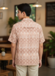 ออกแบบเสื้อทีมผ้าไทย รับผลิตเสื้อทีมผ้าไทย ทรงฮาวาย ด้านหน้า