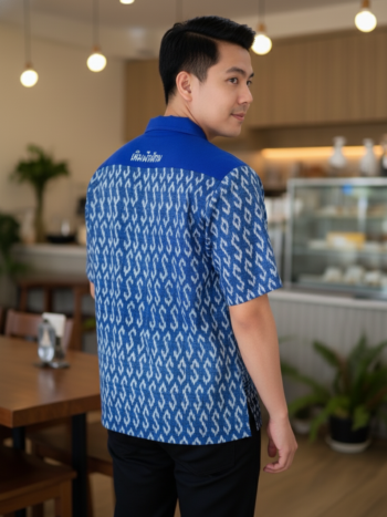 เสื้อทีมผ้าไทย ลายมัดหมี่ ด้านหลัง