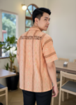 ออกแบบเสื้อทีมผ้าไทย รับผลิตเสื้อทีมผ้าไทย ทรงฮาวาย ด้านหน้า