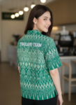 ออกแบบเสื้อทีมผ้าไทย รับผลิตเสื้อทีมผ้าไทย ทรงฮาวาย ด้านหน้า