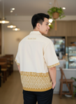 ออกแบบเสื้อทีมผ้าไทย รับผลิตเสื้อทีมผ้าไทย ทรงฮาวาย ด้านหน้า