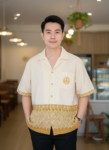 ออกแบบเสื้อทีมผ้าไทย รับผลิตเสื้อทีมผ้าไทย ทรงฮาวาย ด้านหน้า