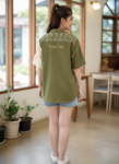 ออกแบบเสื้อทีมผ้าไทย รับผลิตเสื้อทีมผ้าไทย ทรงฮาวาย ด้านหน้า