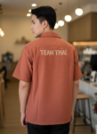 ออกแบบเสื้อทีมผ้าไทย รับผลิตเสื้อทีมผ้าไทย ทรงฮาวาย ด้านหน้า