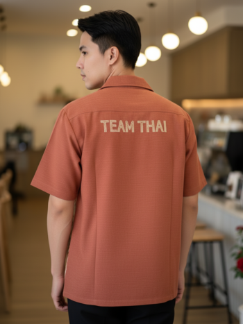 เสื้อทีมผ้าไทย ลายมัดหมี่ ด้านหลัง
