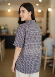 ออกแบบเสื้อทีมผ้าไทย รับผลิตเสื้อทีมผ้าไทย ทรงฮาวาย ด้านหน้า