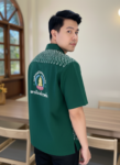 ออกแบบเสื้อทีมผ้าไทย รับผลิตเสื้อทีมผ้าไทย ทรงฮาวาย ด้านหน้า