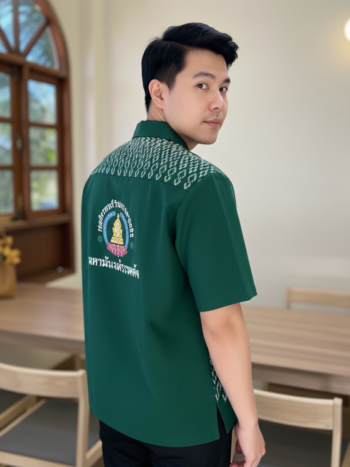 เสื้อทีมผ้าไทย ลายมัดหมี่ ด้านหลัง