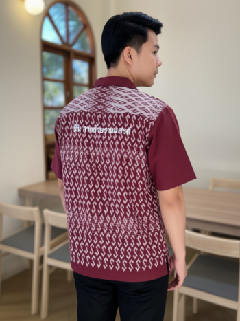 เสื้อทีมผ้าไทย ลายมัดหมี่ ด้านหลัง