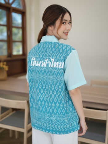 เสื้อทีมผ้าไทย ลายมัดหมี่ ด้านหลัง