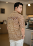 ออกแบบเสื้อทีมผ้าไทย รับผลิตเสื้อทีมผ้าไทย ทรงฮาวาย ด้านหน้า