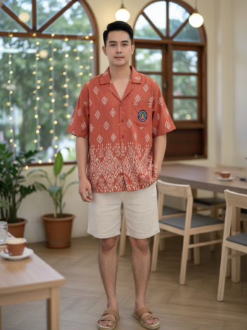 ออกแบบเสื้อทีมผ้าไทย รับผลิตเสื้อทีมผ้าไทย ทรงฮาวาย ด้านหน้า