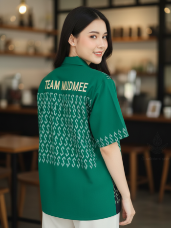 เสื้อทีมผ้าไทย ลายมัดหมี่ ด้านหลัง