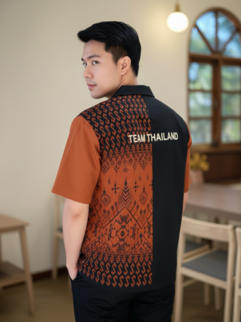 เสื้อทีมผ้าไทย ลายมัดหมี่ ด้านหลัง