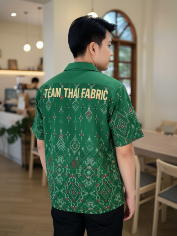 เสื้อทีมผ้าไทย เขียว ด้านหลัง มัดหมี่