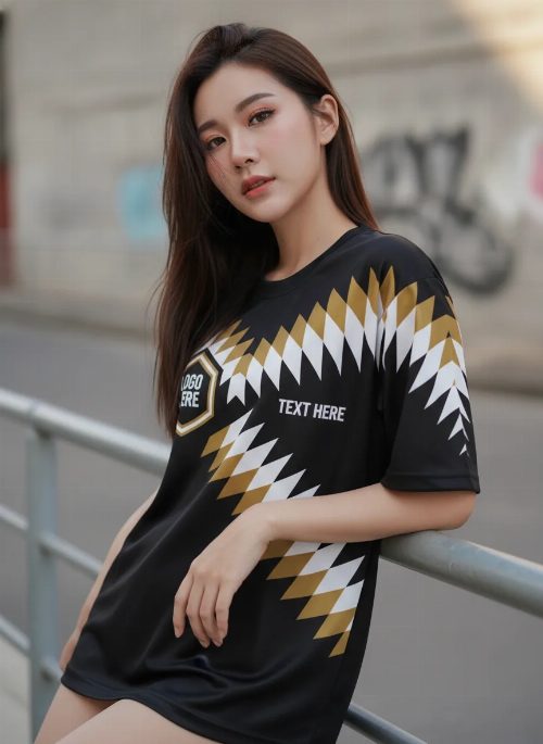 เสื้อโอเวอร์ไซส์ ลายแซชทแยงทอง-ขาว สีดำ