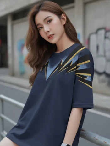 เสื้อโอเวอร์ไซส์ลายสายฟ้าฟันปลาทอง-ฟ้าสีกรมท่า ด้านหน้า