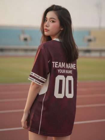 เสื้อกีฬาสีแดงเลือดหมู ลายดาวเรขาคณิต สั่งทำใส่ชื่อ ด้านหลัง
