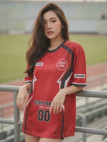 นางแบบใส่เสื้อกีฬาสีแดง ลายอัญมณีเรขาคณิต แดง-เทา สั่งทำ สั่งทำใส่ชื่อทีม