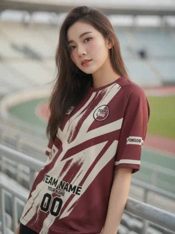 นางแบบใส่เสื้อกีฬาสีแดงเข้ม ลายแปรงสาดกรันจ์ สั่งทำ สั่งทำใส่ชื่อทีม